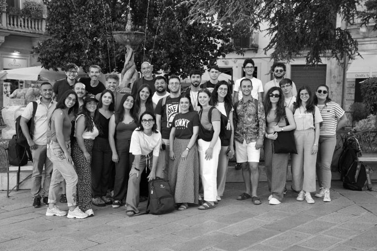 Foto di gruppo partecipanti e docenti del ddd LAB