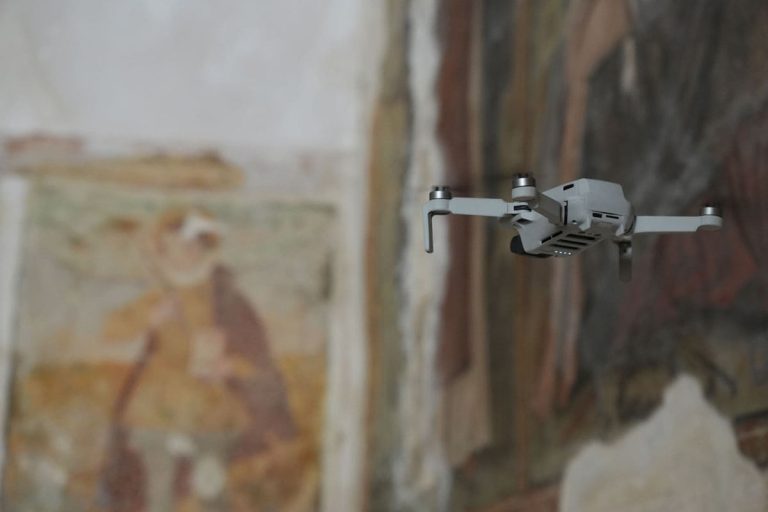 Drone in chiesa di San Nicola in Montedoro
